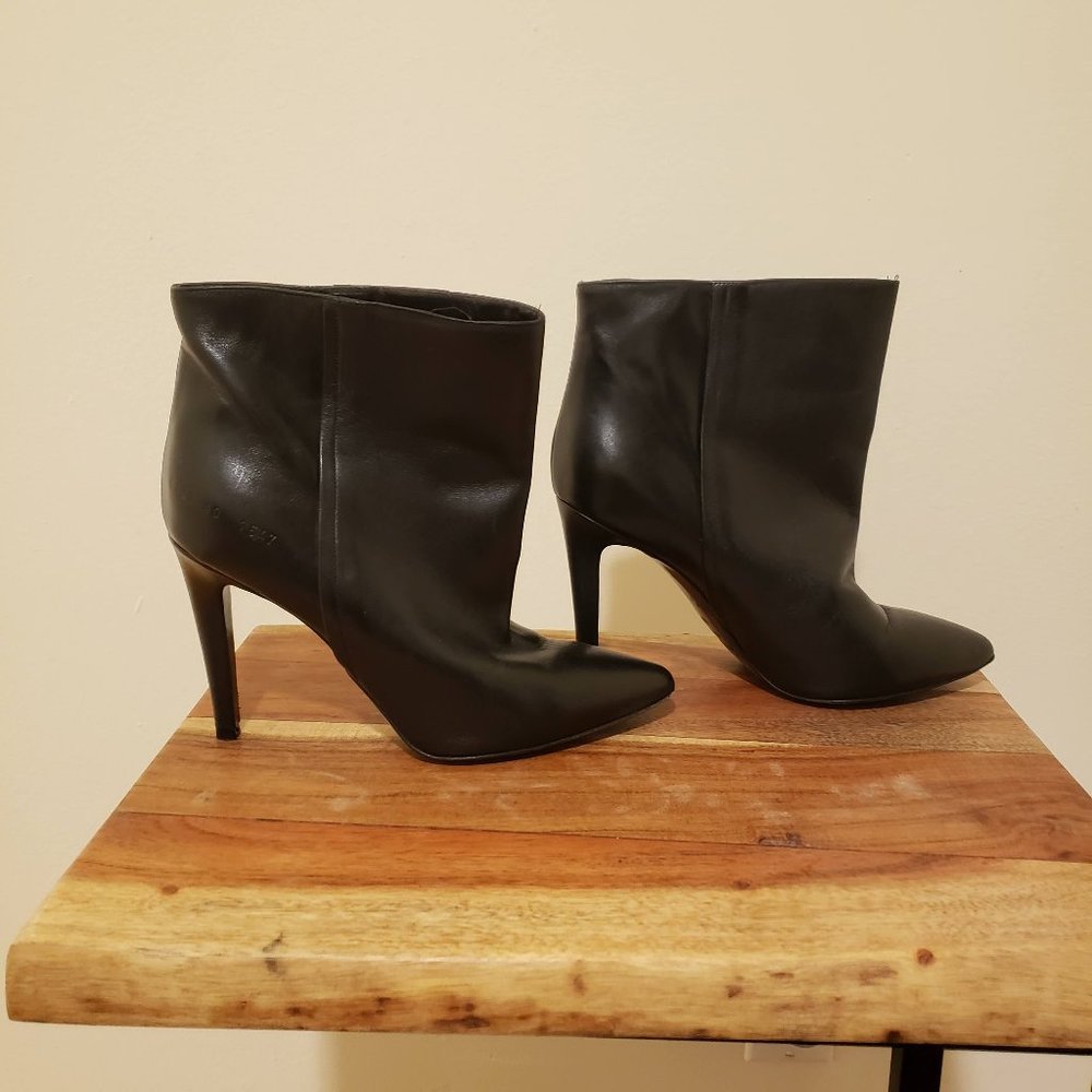 Women by Common Projects Italian Leather  Size 7